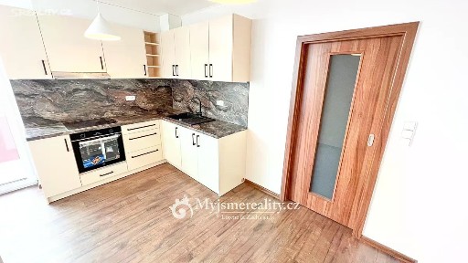 Pronájem bytu 1+1 41 m² Kosmákova, Znojmo