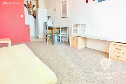 Pronájem bytu 2+kk 43 m² Milánská, Praha - Horní Měcholupy