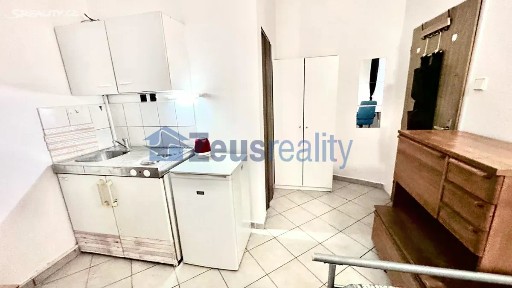 Pronájem kanceláře 25 m² Lužická, Praha - Vinohrady