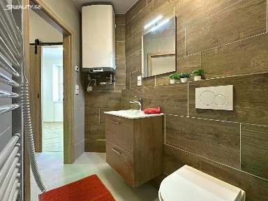 Pronájem bytu 1+kk 33 m² nám. Kpt. Otm. Chlupa, Znojmo