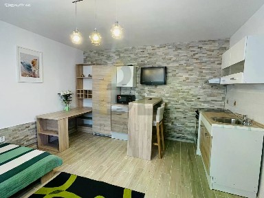 Pronájem bytu 1+kk 20 m² Mírová, Velké Bílovice