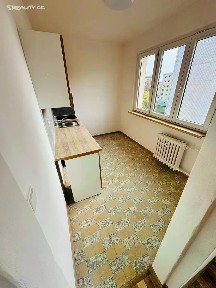 Pronájem bytu 2+1 54 m² Hlavní, Chodov