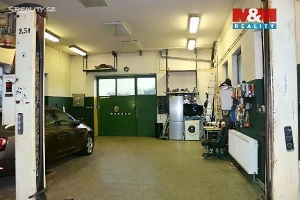 Prodej komerční nemovitosti 300 m² Mělnická, Libiš