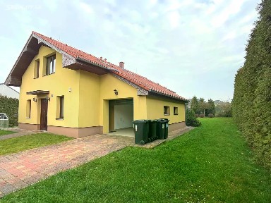 Pronájem rodinného domu 198 m², pozemek 1300 m² Trnová