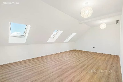 Prodej bytu 4+kk 100 m² Karla Dudy, Kladno - Dubí