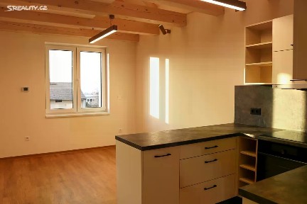 Pronájem bytu 2+kk 89 m² tř. 5. května, Včelná
