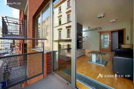 Pronájem bytu 1+kk 39 m² Kopečná, Brno - Staré Brno