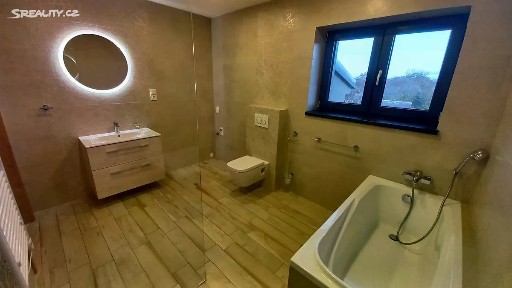 Pronájem bytu 6 pokojů a více 190 m² Chomutov