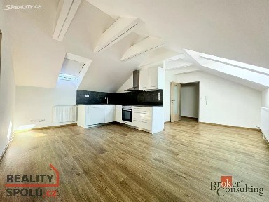 Pronájem bytu 2+kk 55 m² Mařádkova, Opava - Předměstí