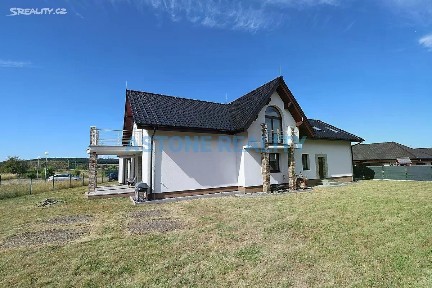 Pronájem rodinného domu 318 m², pozemek 1674 m² Trnová