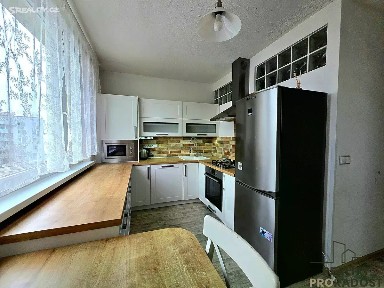 Pronájem bytu 3+1 70 m² Pod Soudním vrchem, Znojmo
