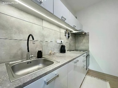 Pronájem bytu 2+1 45 m² U Cukrovaru, Olomouc - Holice