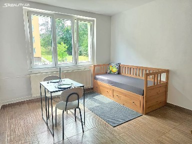 Pronájem bytu 1+kk 20 m² Studentská, Jirkov