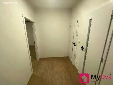 Pronájem bytu 1+kk 35 m² Na Rejdišti, Znojmo