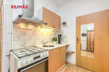 Praha, Praha 10, Strašnice, Černokostelecká, 12