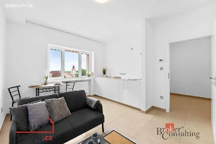 Pronájem bytu 1+kk 25 m² Rýchorské náměstí, Žacléř