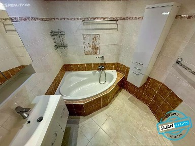 Pronájem bytu 3+1 73 m² Antonína Sovy, Opava - Kateřinky