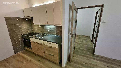 Most, Kpt. Jaroše, 10