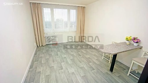 Pronájem bytu 1+kk 28 m² Neratovice
