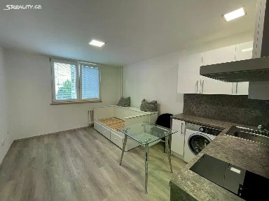 Pronájem bytu 1+kk 22 m² Ratibořská, Opava - Kateřinky