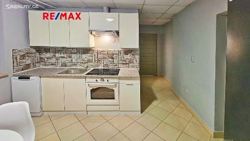 Pronájem bytu 3+1 68 m² Tišnovská, Kuřim