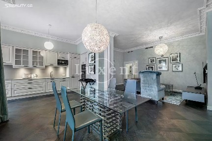 Karlovy Vary, Vřídelní