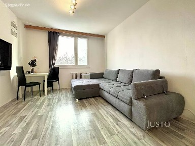 Frýdek-Místek, Místek, Vítězslava Nezvala