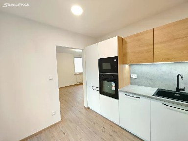 Pronájem bytu 3+1 80 m² Bratří Hlaviců, Vsetín