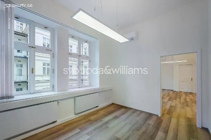Pronájem kanceláře 465 m² Václavské náměstí, Praha - Nové Město
