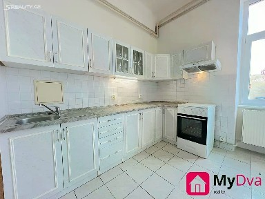 Pronájem bytu 2+1 95 m² Dvořákova, Znojmo