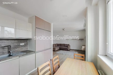 Prodej bytu 3+kk 88 m² Horova, Karlovy Vary