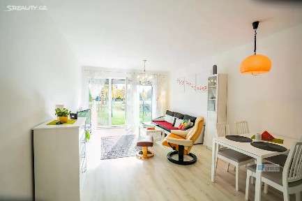 Prodej bytu 2+kk 60 m² U Parketárny, Unhošť