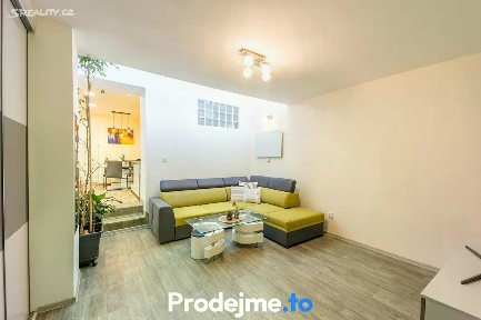 Prodej bytu 6 pokojů a více 122 m² Palackého, Znojmo