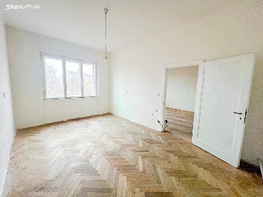 Znojmo, Vídeňská třída, 13