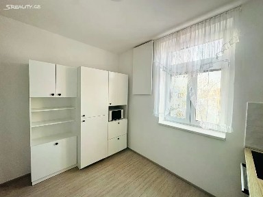 Pronájem bytu 2+1 54 m² Riegrova, Břeclav