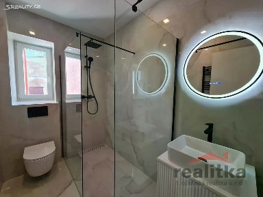 Pronájem bytu 2+1 54 m² Otáhalova, Opava - Předměstí