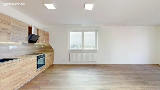 Pronájem bytu 3+kk 70 m² Armádní, Milovice - Mladá