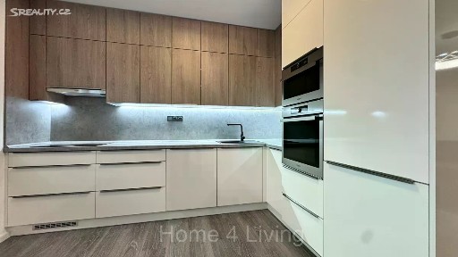 Pronájem bytu 3+kk 90 m² Rouchovany