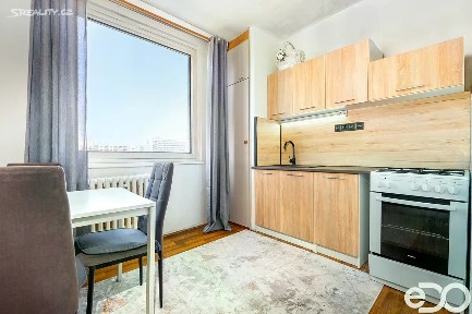 Prodej bytu 1+1 40 m² Pod Zámečkem, Hradec Králové - Nový Hradec Králové