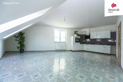 Prodej bytu 3+kk 77 m² Břežany II