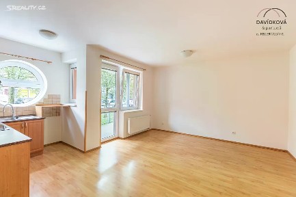 Pronájem bytu 1+kk 35 m² Plesníkova, Zlín