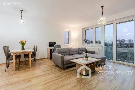 Prodej bytu 2+kk 60 m² Za Cukrovarem, Cerhenice