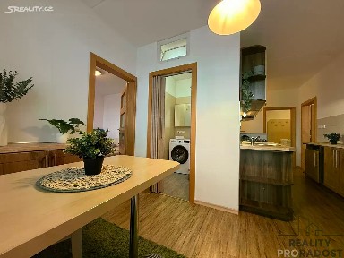 Pronájem bytu 3+1 74 m² Kmochova, Olomouc - Nová Ulice