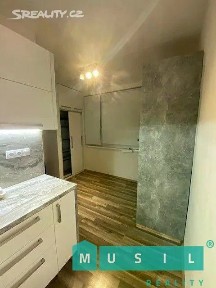 Pronájem bytu 2+1 56 m² Černá cesta, Olomouc - Klášterní Hradisko