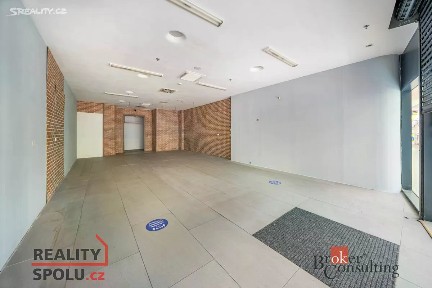 Pronájem obchodního prostoru 84 m² Dukelská třída, Hradec Králové - Pražské Předměstí