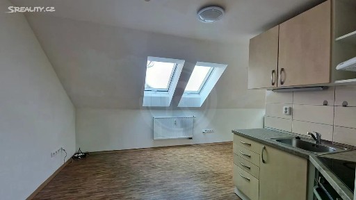 Pronájem bytu 1+kk 28 m² nám. Bratří Čapků, České Budějovice - České Budějovice 7