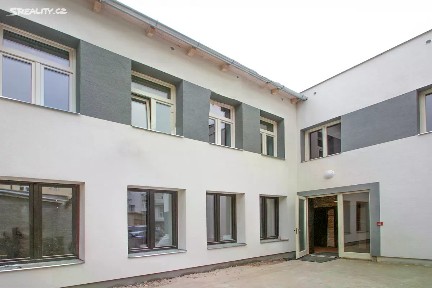 Pronájem bytu 1+kk 31 m² Šafaříkova, Hradec Králové