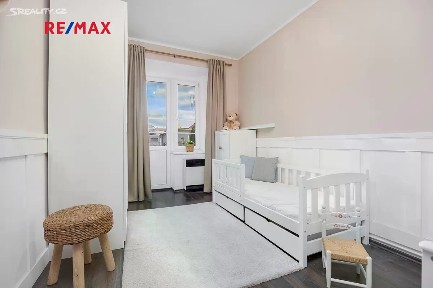 Prodej bytu 2+1 44 m² Komunardů, Praha - Holešovice