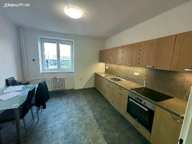 Pronájem bytu 2+1 62 m² Sukova třída, Pardubice