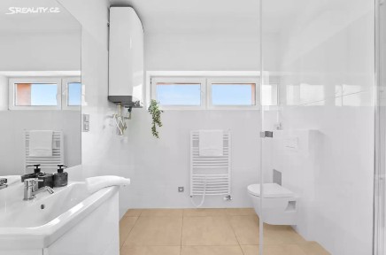 Pronájem bytu 1+kk 24 m² Rýchorské náměstí, Žacléř